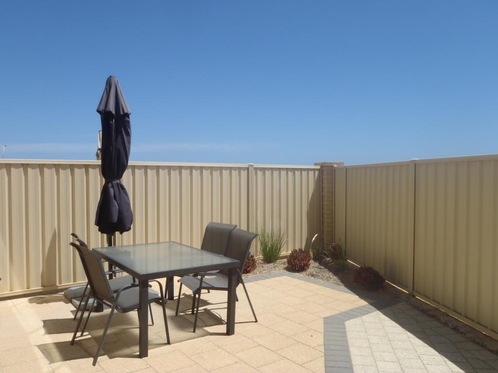 Port Denison Beach Resort Room photo